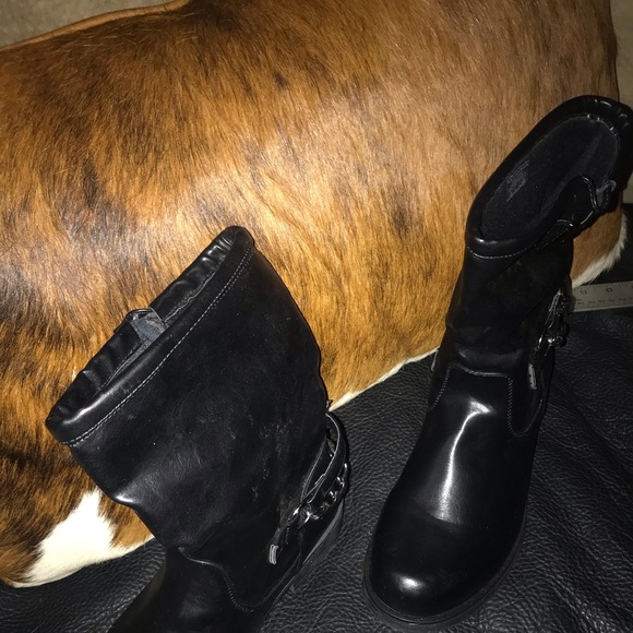 Neiman Marcus Boots with strap and chain - Picture 5 of 7